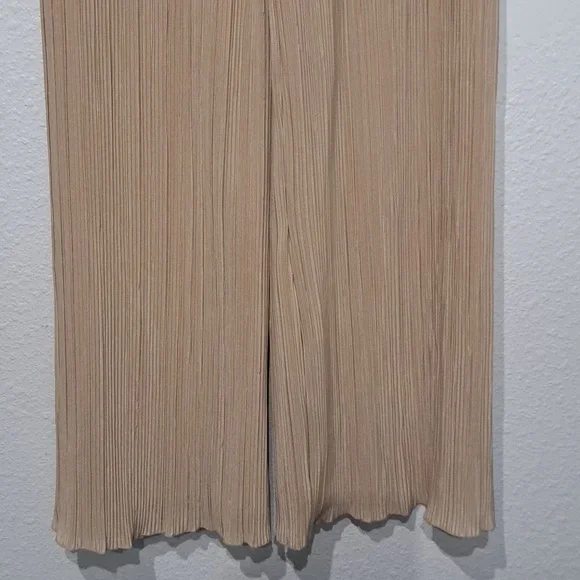 Gianni Bini Joni Plisse Elastic Waistband Coordinating Pants - Picture 11 of 14